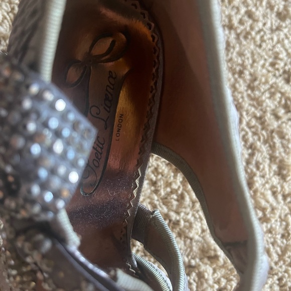 Silver heels with rhinestone bow - Picture 7 of 7